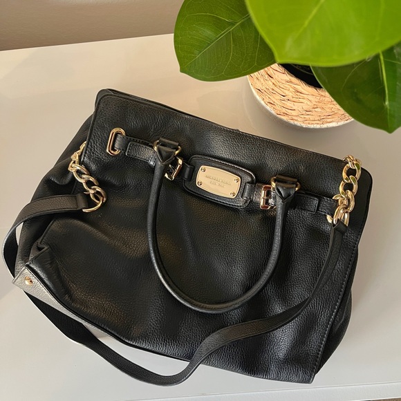 Michael Kors Handbags - Michael Kors Black Purse